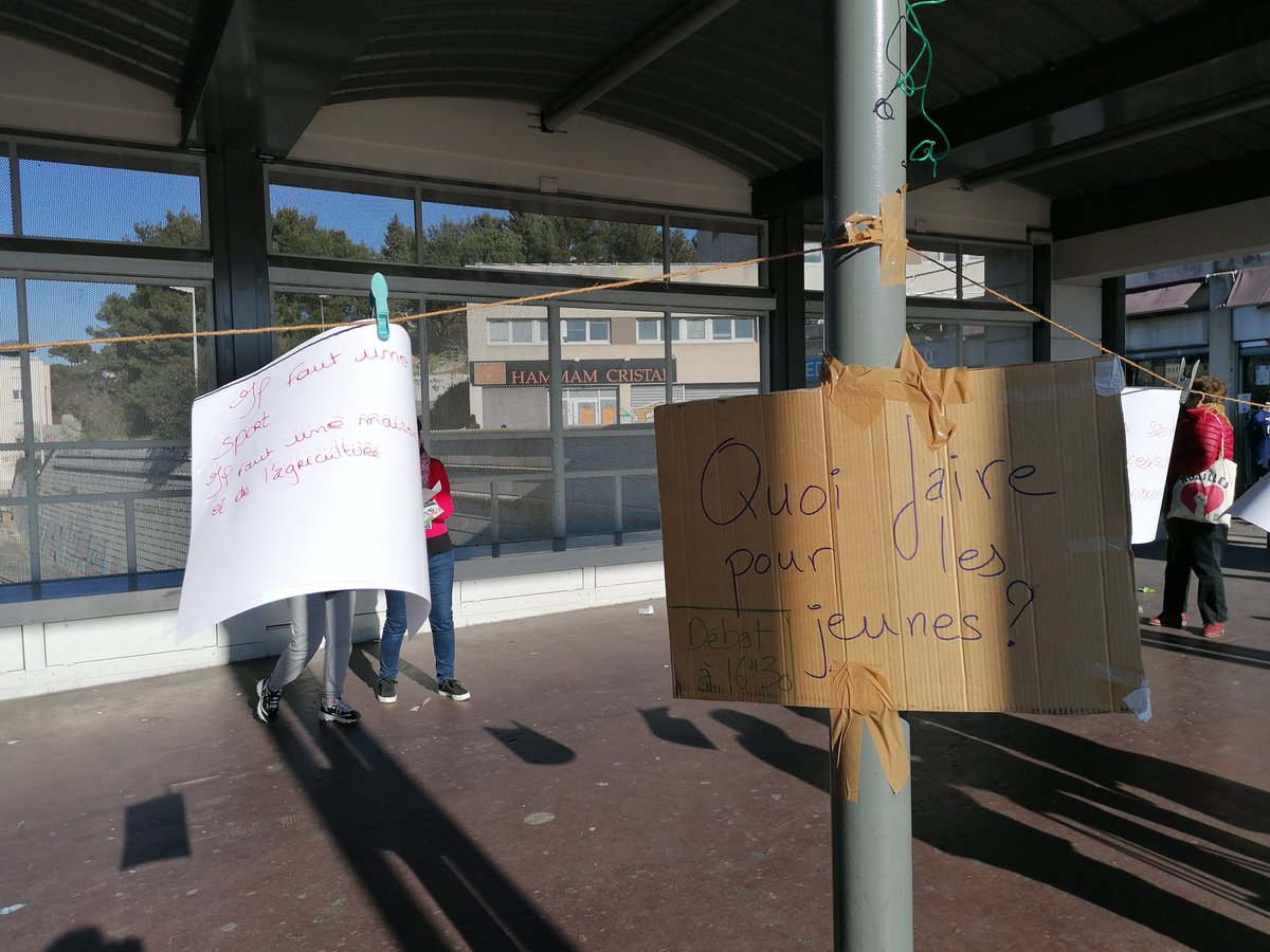 PacteDem's tweet photo. Le comité d'action citoyenne de la liste @unir1314 était en place aujourd'hui à frais Vallon pour alimenter le programme à partir des propositions des habitants et contrôler demain nos élus-militants ! Cc @MoBensaada https://t.co/VoZgxpWwWw