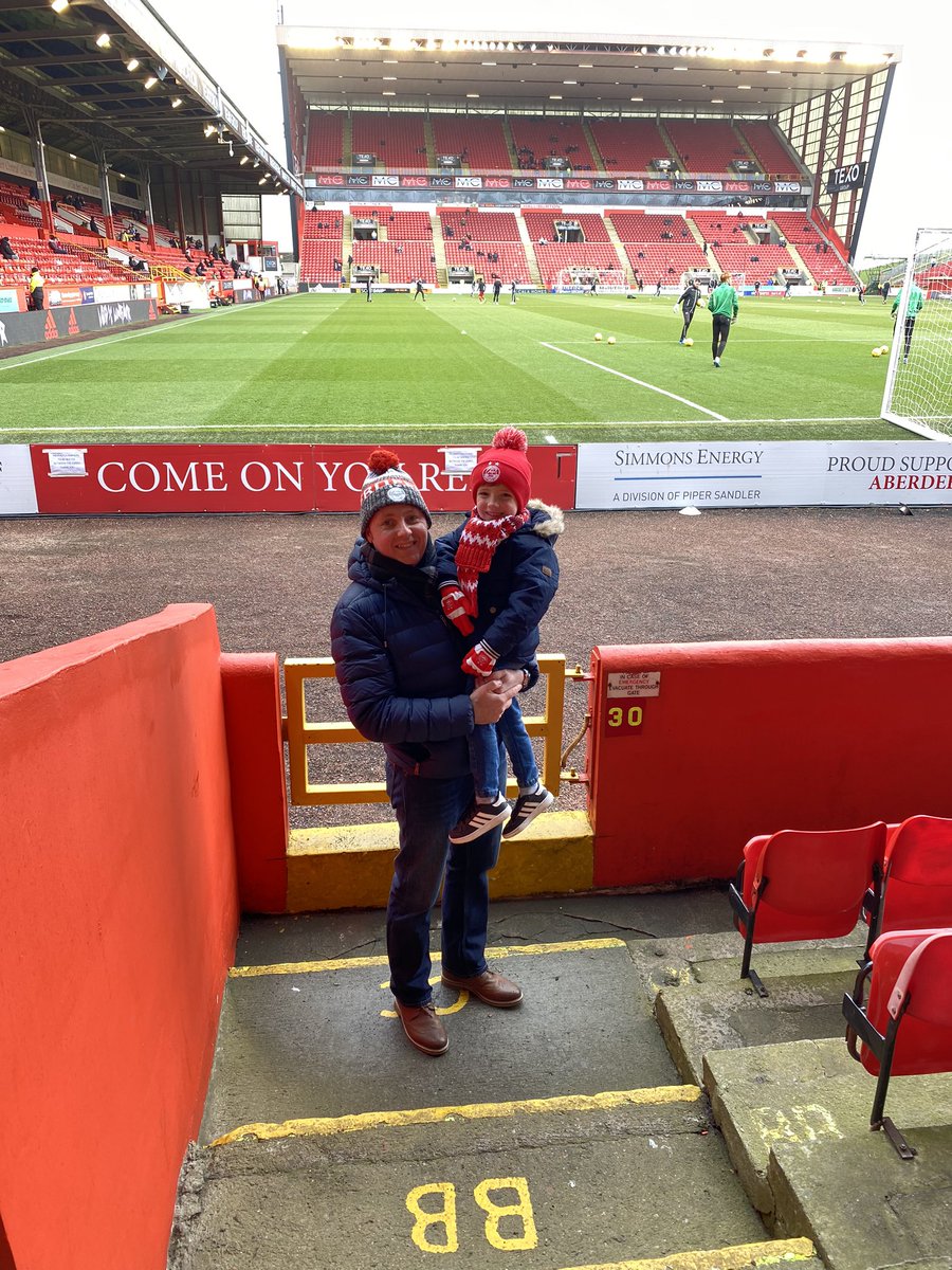 woody1252's tweet image. Brodie’s first dons game ended in a 3-1 win. Sat in the Merkland, change from my usual seat in the Main Stand.#mainstander #sectionc