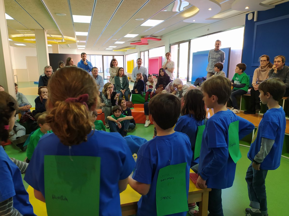 SusannaTuset's tweet photo. Dissabte intens!
Felicitats #RoboCorHelpCity i #RoboCorPlants avui heu compartit tots els aprenentatges amb les vostres famílies!!
Ho heu fet genial!!!
#MoreThanRobots expressar i defensa tot ho après!!
#RoboCor 💙 @1jordiferrer
@FLLSpain Júnior el dissabte 21 al @CosmoCaixa_CAT https://t.co/PK7IexfnyC