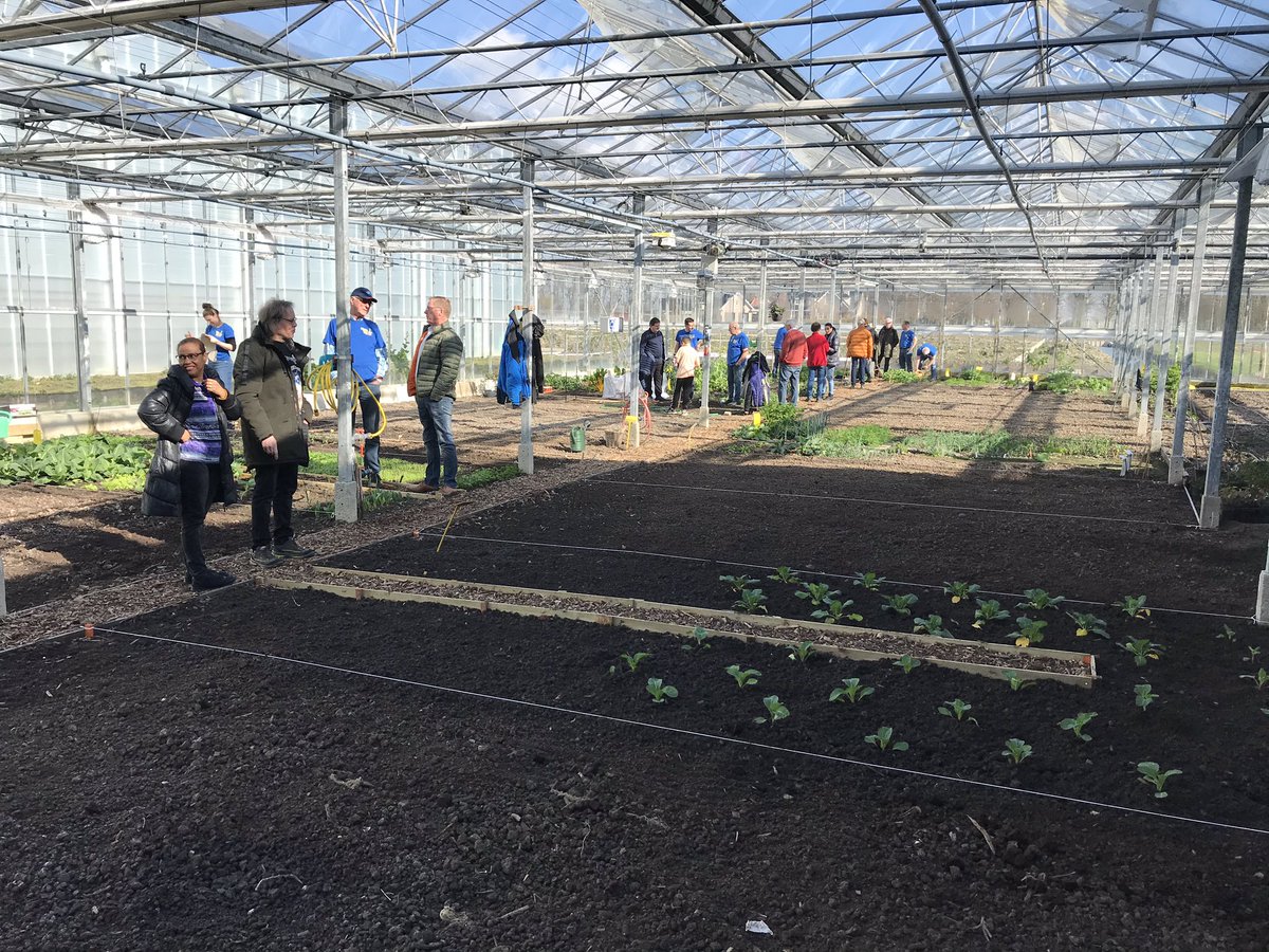 mauricewubben's tweet photo. Wát een fijne sfeer bij de inloopdag van Eigen Spijs... vast veel nieuwe moestuinders erbij👌. Top georganiseerd Ben &amp; @Magnifiqnl 👍 https://t.co/p7coNusB6W