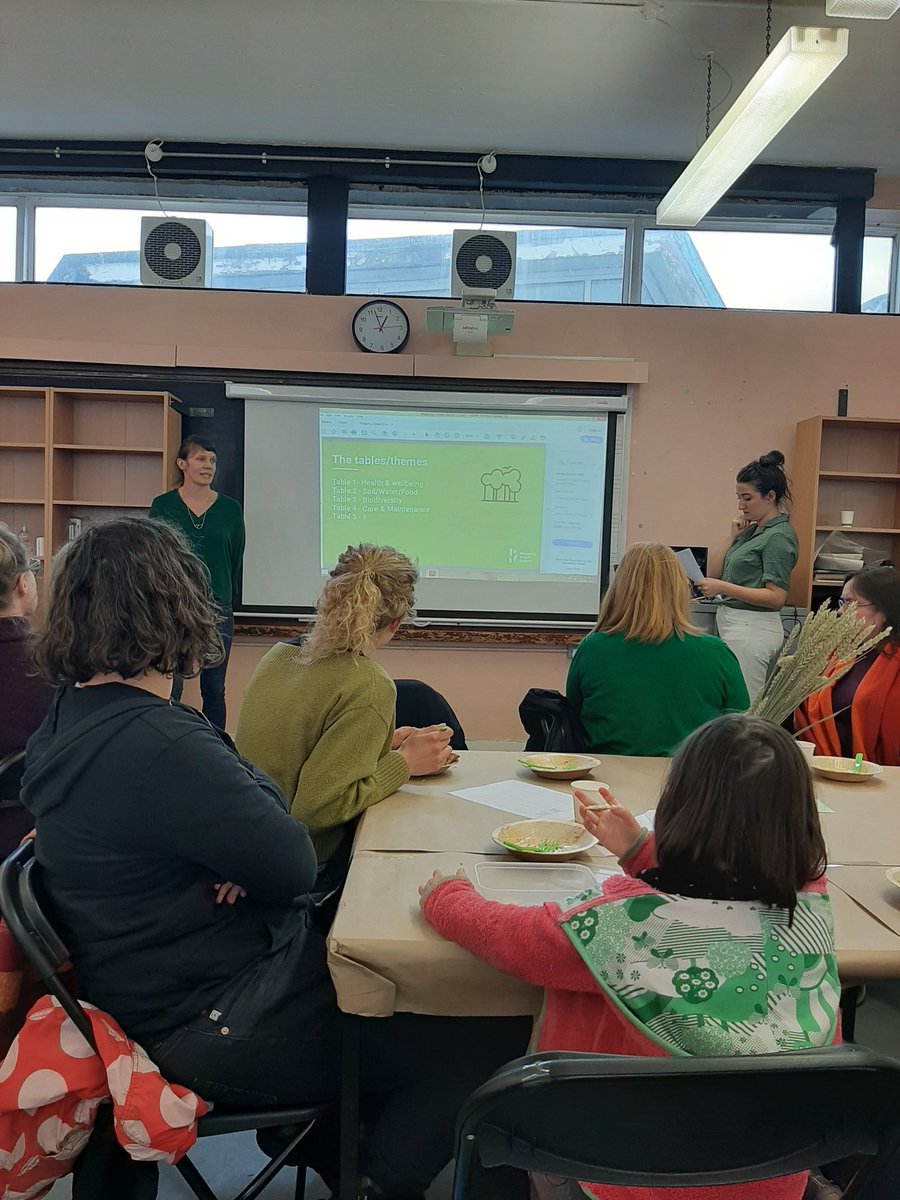 DublinCARO's tweet photo. Community members discuss how they would like to see the greening of Dublin 8.They want children to identify and adopt a local tree and garden trees using the @curioxyz app and care and follow the trees as living icons in their neighbourhoods. https://t.co/rhi6vJURio