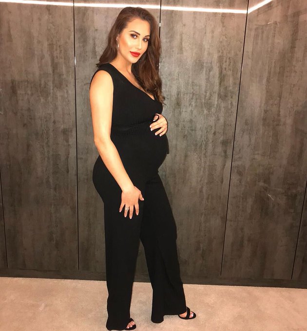 Baby hall not long to go now 👶🏼 https://t.co/dL2sYHyIpL<a href="/tag/exonthebeach"class="tags"><span>#exonthebeach</span></a>
