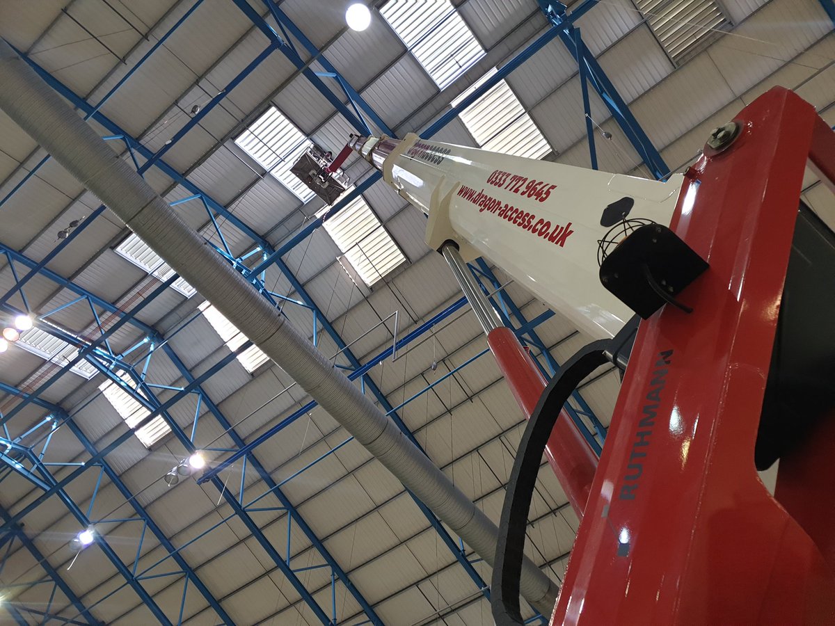 DragonAccess's tweet photo. Internal #building #maintenance with our Ruthmann T330. https://t.co/BrftlLIen1