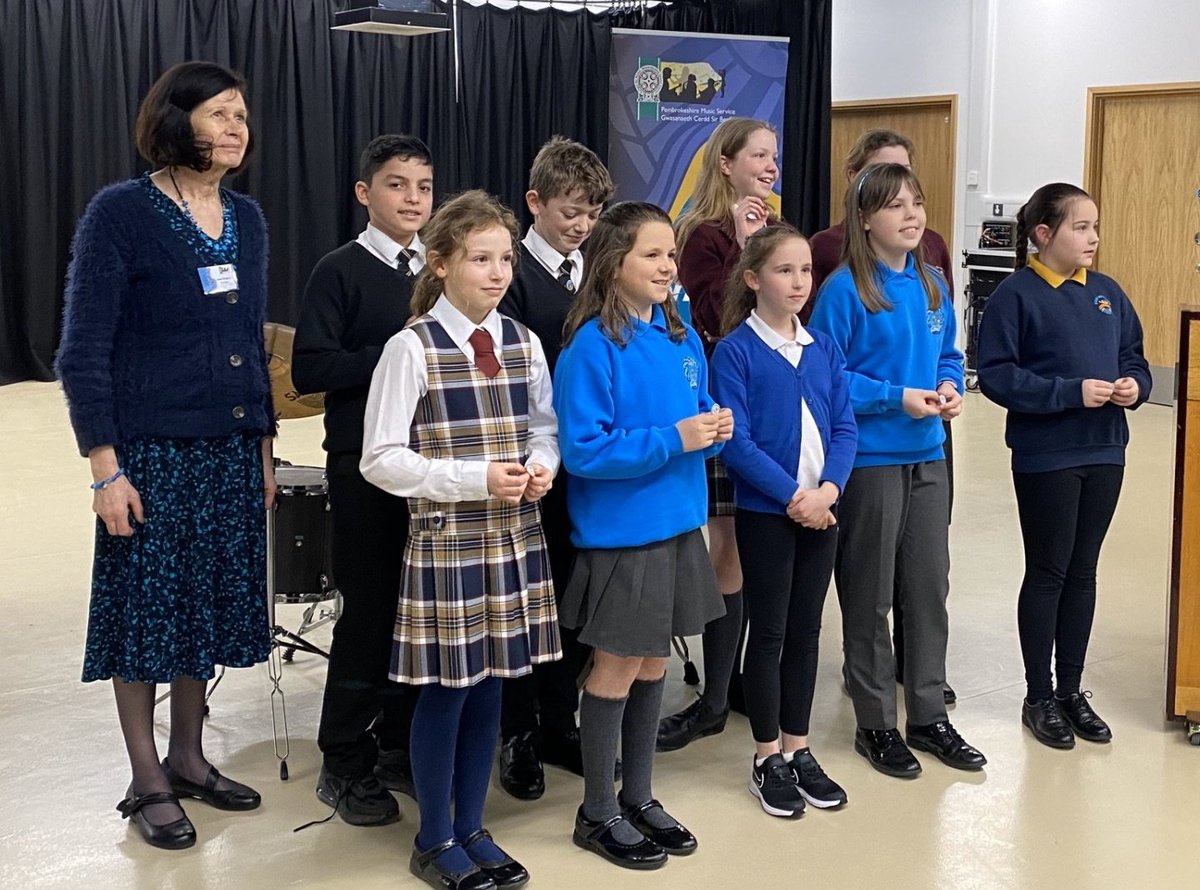ArtsYpd's tweet photo. Llongyfarchiadau mawr to talented @NonYsgol @ypd_dewicampus @Penrhyndewi pupils who competed fantastically in today's Valero. Amazing performances from Harriet 2nd in open woodwind & Seb & Tom. More results to follow. Diolch yn fawr to all @MusicPembs. #teamypd @StDavidsCath https://t.co/9Pu1gg698r