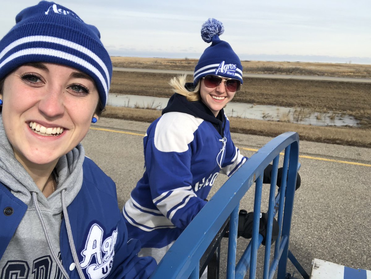 UofSAgros's tweet photo. Agros Alumni @catherine_lang2 ‘17 showing up the students today on the pavement! https://t.co/URZfDVYV9P