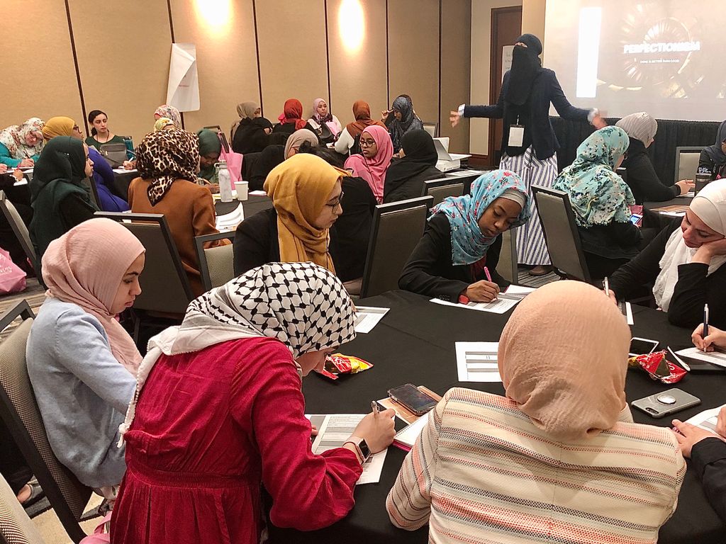 RISEsisterhood's tweet image. Self-exploration with Sally Hassan, learning how to break the loop of perfectionism and procrastination. Thank you to all of our incredible speakers for showing us what it means to become our best selves 💗💗
#RightTimeRightNow