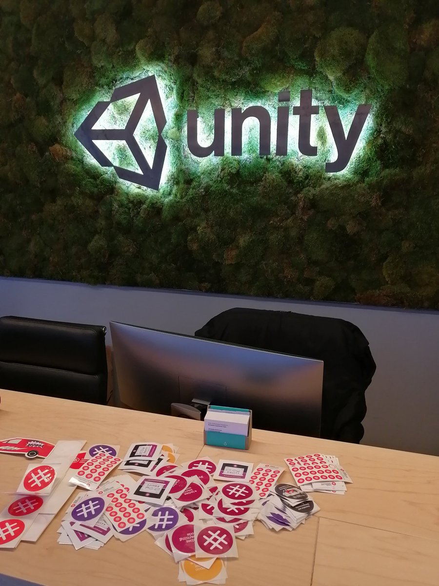 learningcodeyul's tweet image. And we're off @unity3d teaching an amazing group of learners HTML/CSS