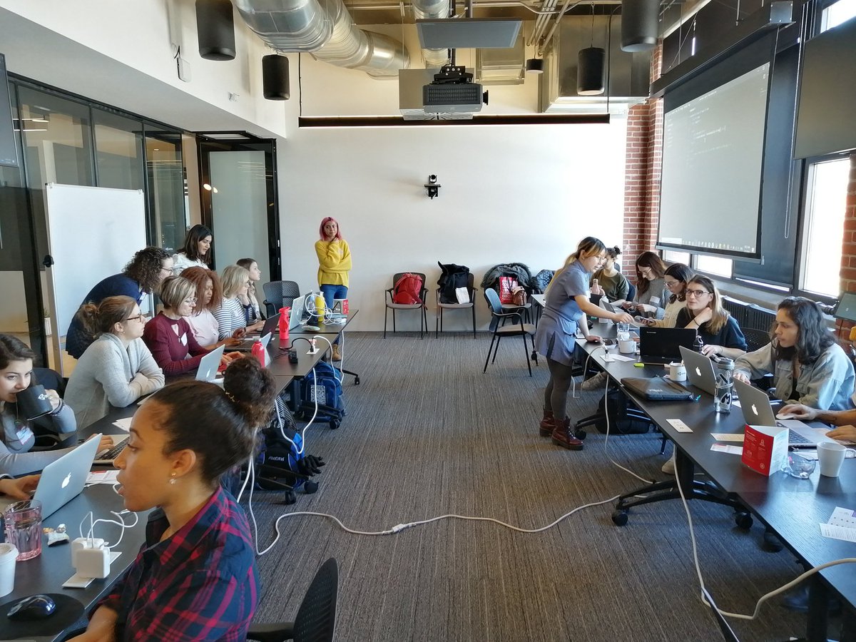 learningcodeyul's tweet image. And we're off @unity3d teaching an amazing group of learners HTML/CSS