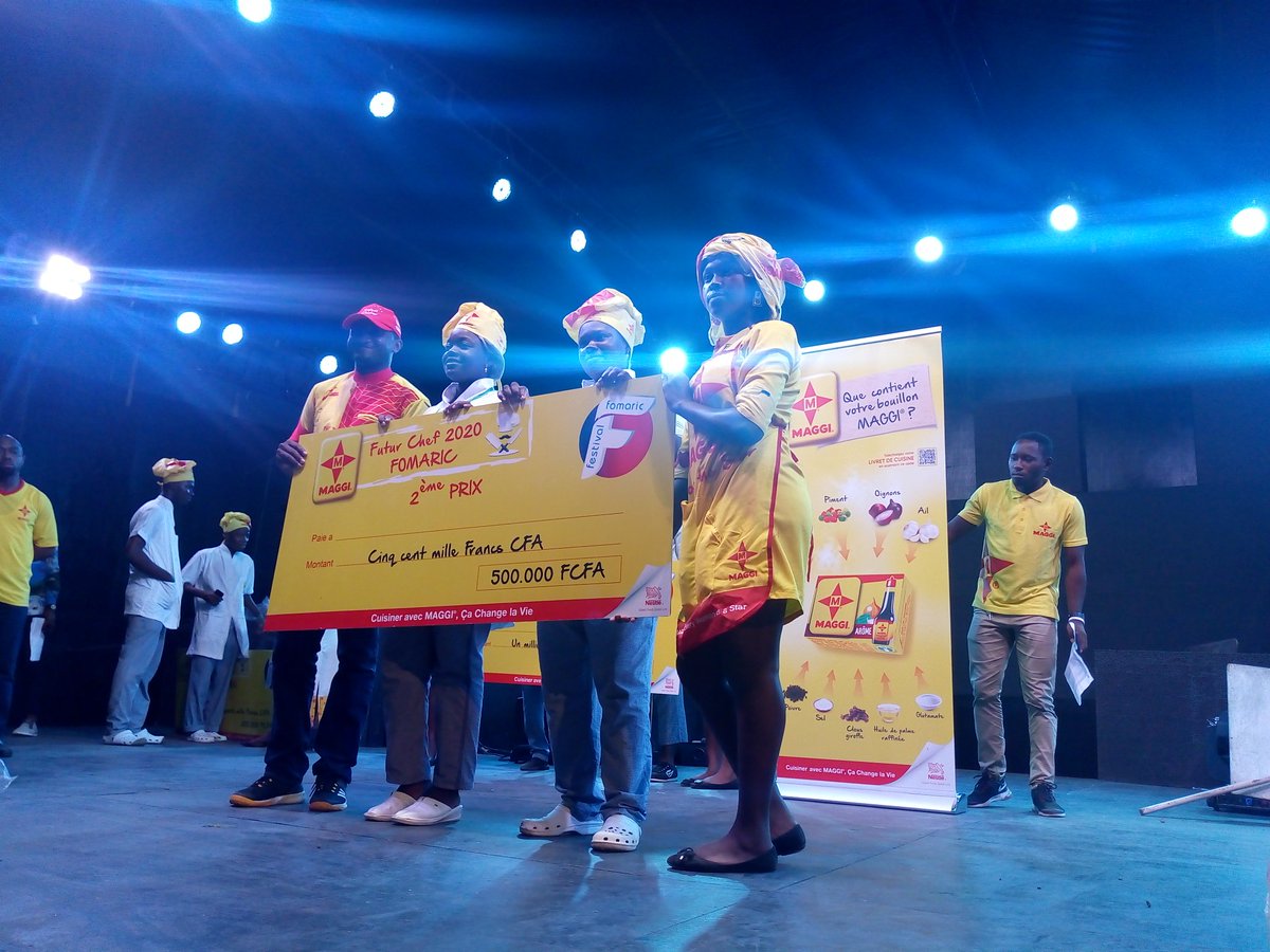 Le_TDK's tweet photo. Concours culinaire Futur Chef au FOMARIC avec #Maggi
Les vainqueurs avec leurs chèques.
Bravoooooo
#NestléCameroun #WhatIsInTheCube @NestleCWAR_FR @Banzeu1 @Frankywilly @MarcGhislainCMR @BloggersCM @HemesNkwa @FrankpNamekong @ghislainedigona https://t.co/7TXfif19Y1