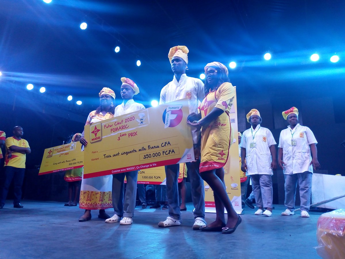 Le_TDK's tweet photo. Concours culinaire Futur Chef au FOMARIC avec #Maggi
Les vainqueurs avec leurs chèques.
Bravoooooo
#NestléCameroun #WhatIsInTheCube @NestleCWAR_FR @Banzeu1 @Frankywilly @MarcGhislainCMR @BloggersCM @HemesNkwa @FrankpNamekong @ghislainedigona https://t.co/7TXfif19Y1