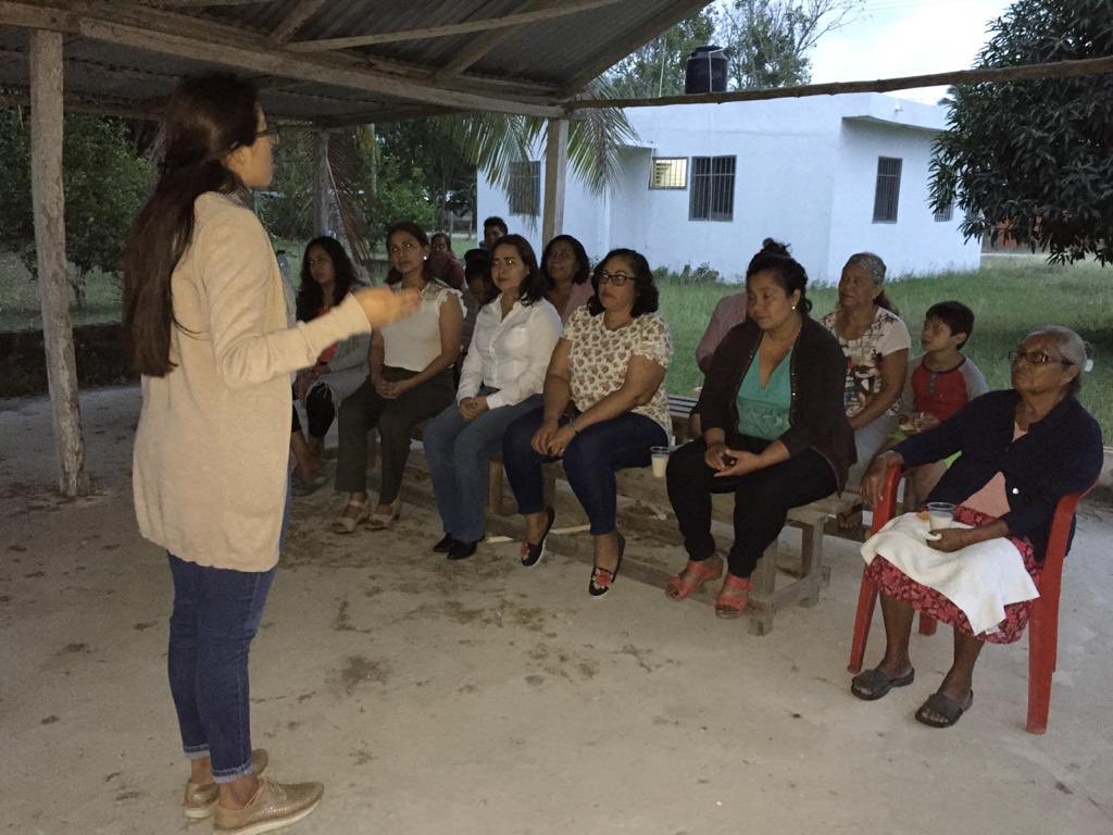 ONMPRICAM's tweet photo. “Mujeres Motor de México” CANDELARIA - PARAÍSO NUEVO
Con el objeto de concientizar en temas de #Equidad y como Marco el #DíaInternacionalDeLaMujer, el #PRICandelaria junto con el #PRIEstatal y #ONMPRICampeche llevamos ayer a Paraíso Nuevo el Taller “No más Violencia de Género” https://t.co/KFLH8D9ZZb