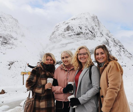 IndStateAbroad's tweet photo. While abroad, you have the opportunity to meet so many new people and build lasting relationships! Come meet with our advisers so they can tell you all about the friendships they have made and how you can make your own, too! #STATEAbroad #ExploreSycamore https://t.co/LiORcu5Q9z