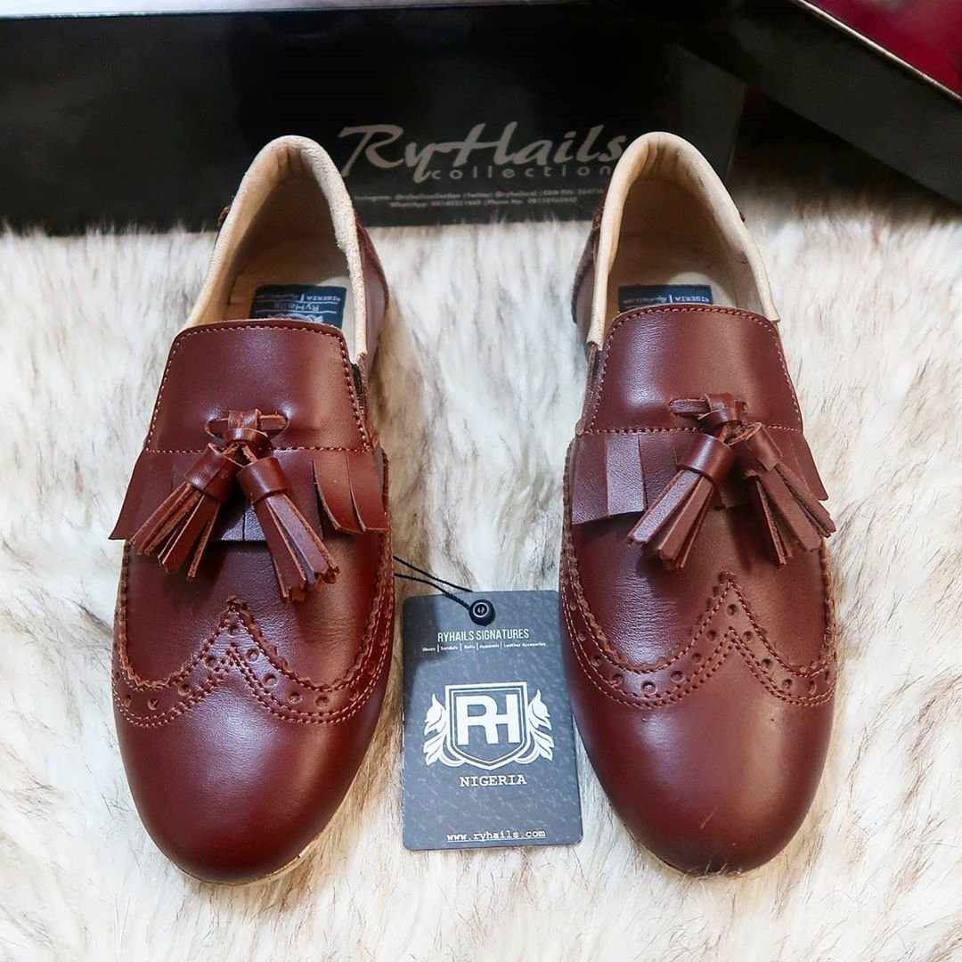 RyHails's tweet photo. Tassel Fringe Wingtip Loafer.
Calfskin Leather
Notched Vamp
Tassel/Fringe Design
Round Toe
Leather lining & Sole
Suede Topline
Flat Stacked Heel
Shop, Make orders & enquiries via DM / #WhatsApp Message: 08140321869
Price: M - 20k, F {<=40} - 12.5k
#RyHails #Style #Shoes https://t.co/AVYJeH0j5C