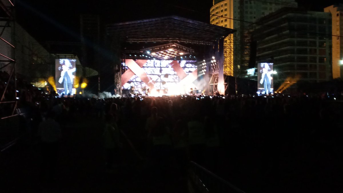 LegionUru's tweet photo. #TourPrometo2020 #PuntadelEste #Tabú @pabloalboran @AlboranTeam 🎸🎺👏💃🎶❤🇺🇾. https://t.co/wfiws3ipiM
