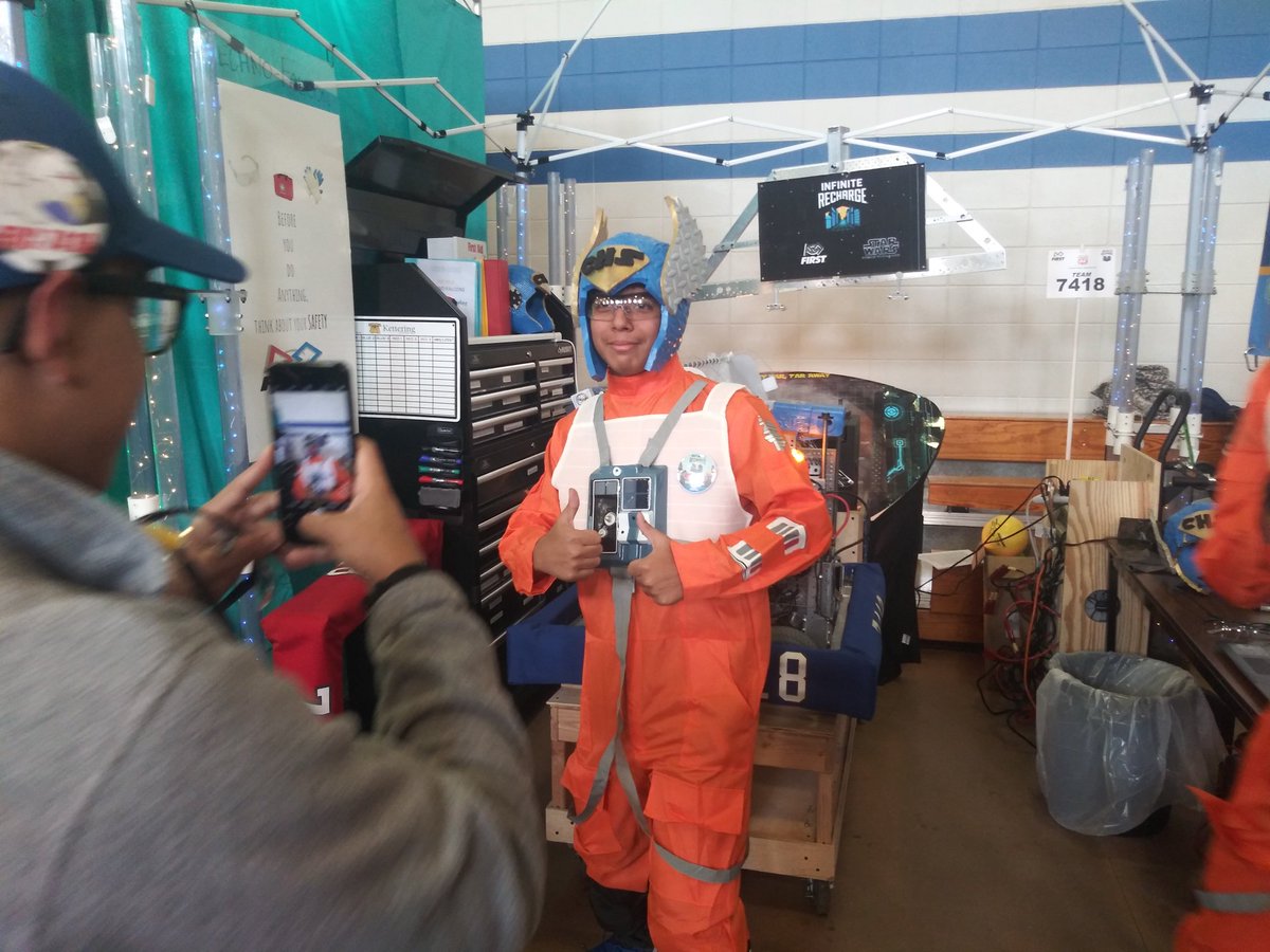 TechnoFalcons's tweet photo. Drive team lets get it #engineering #CHS #FIRST #CHANNELVIEW https://t.co/zzg76QxS4I