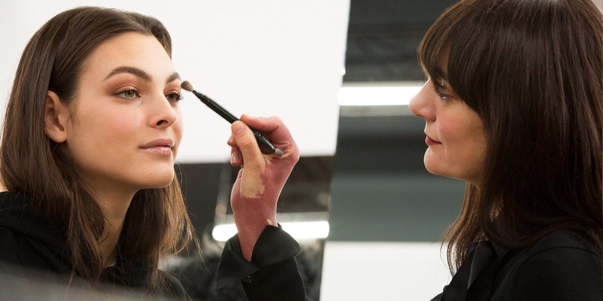 Chanel On Twitter Get The Makeup Look Of The Chanelfallwinter 2020 21 Ready To Wear Show Chanelmakeup