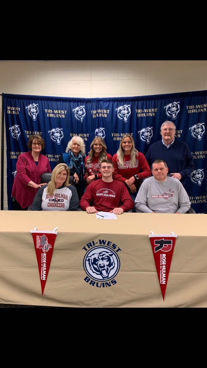 gc_hogan's tweet photo. Extremely honored to officially commit to @RoseHulman to continue my academic and football career. Incredibly thankful for the coaches, teachers, friends, and family (especially my parents) who helped make this dream come true. I hope to make you all proud! @RoseHulmanFB #WeWork https://t.co/zawsWRRERu