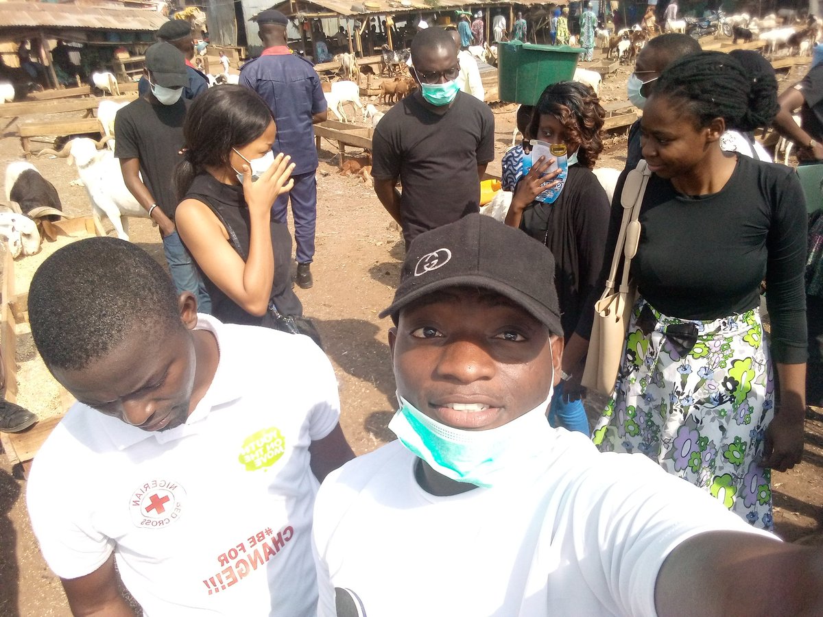 SadafFoundation's tweet image. *SERVICE TO HUMANITY IS THE BEST WORK OF LIFE*
kwara State Ministry of health and Young African Leader Initiative ( Yali Kwara) A Sensitization talk on Coronavirus and Lassa fever in the City of Ilorin ( *IPATA MARKET*).
#Beinformedaboutcoronavirus
#Yalikwara
#Sadaffoundation