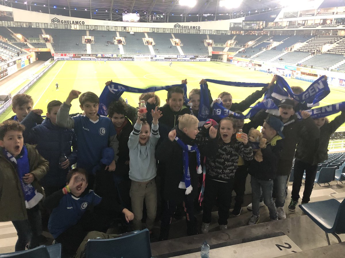JoAnnesdeBat's tweet photo. Avondje op stap met de teams van Job en Tim naar de wedstrijd KAA Gent - Charleroi. Genieten! #SSV65 https://t.co/wq51mnN35k