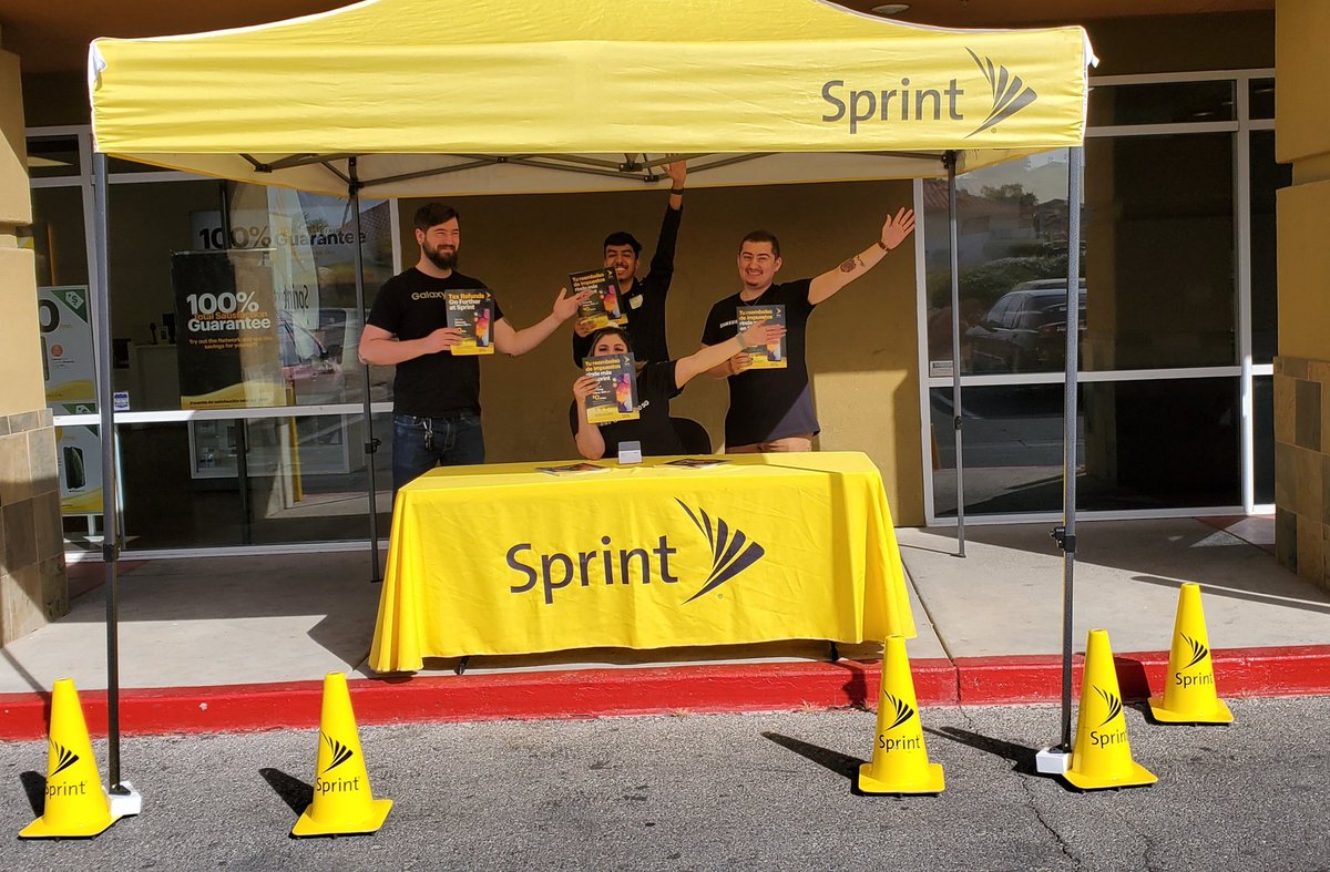 Settin up shop for all those people who want to switch to Sprint this weekend! #SSSOD <a href="/david_lopez702/">David Lopez</a>  @JamesLeeWC #WeAreNW