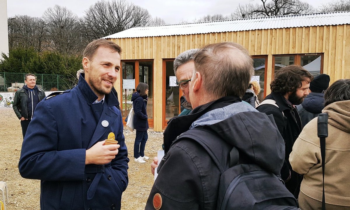 bouchranazzal's tweet photo. Au #TEPMenilmontant à la fête de la Cabane à l’initiative de @LachaiseA et @alternatiba75, avec mes colistiers @jcMikhailoff, @DGoater @JonathanSapene.
Hâte de construire avec les habitants et les associations un espace de nature et de sport qui manque à #Paris11 !
@JoelleMorel11 https://t.co/juliuqQKtJ