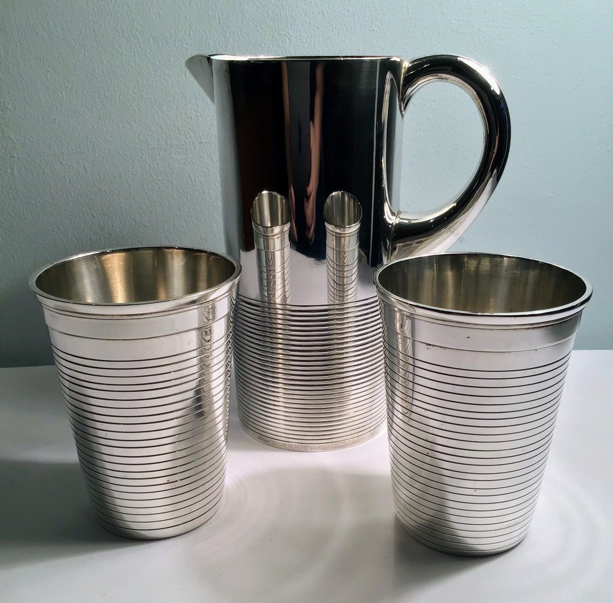 RetroBazaar's tweet photo. Very stylish silverplated jug &amp; glasses coming to @modernshows event Sunday 15th March. Check out their page for tickets. Great day out for the design connoisseur or someone starting their midcentury modern love affair. 
#midcenturyshopping #designclassics #retrobazaar https://t.co/4dNJgk5zi3