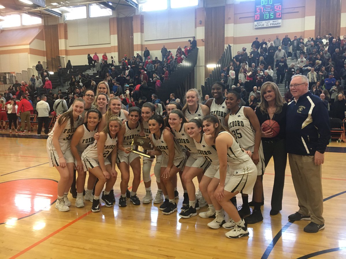 foxhsprincipal's tweet photo. South Sectional champs!!! https://t.co/AlikBdHUi8