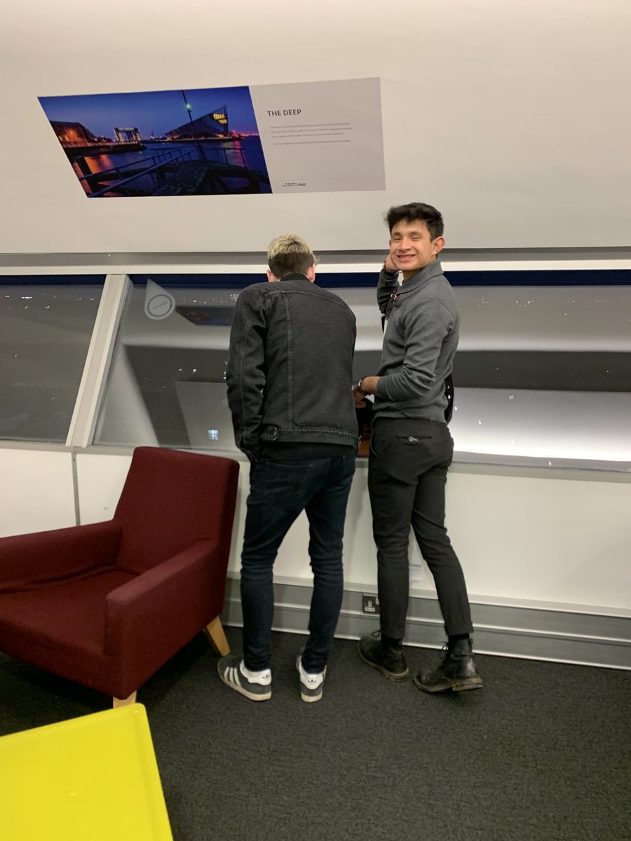 BarbaraGuinn1's tweet photo. We are taking a soon to be @UniOfHull @BishopBurton student #appliedanimalbehaviour&training to see the nighttime views from the 7th floor of @HullUni_Library never get bored of showing people how fab #hull is https://t.co/QONiFEwz22