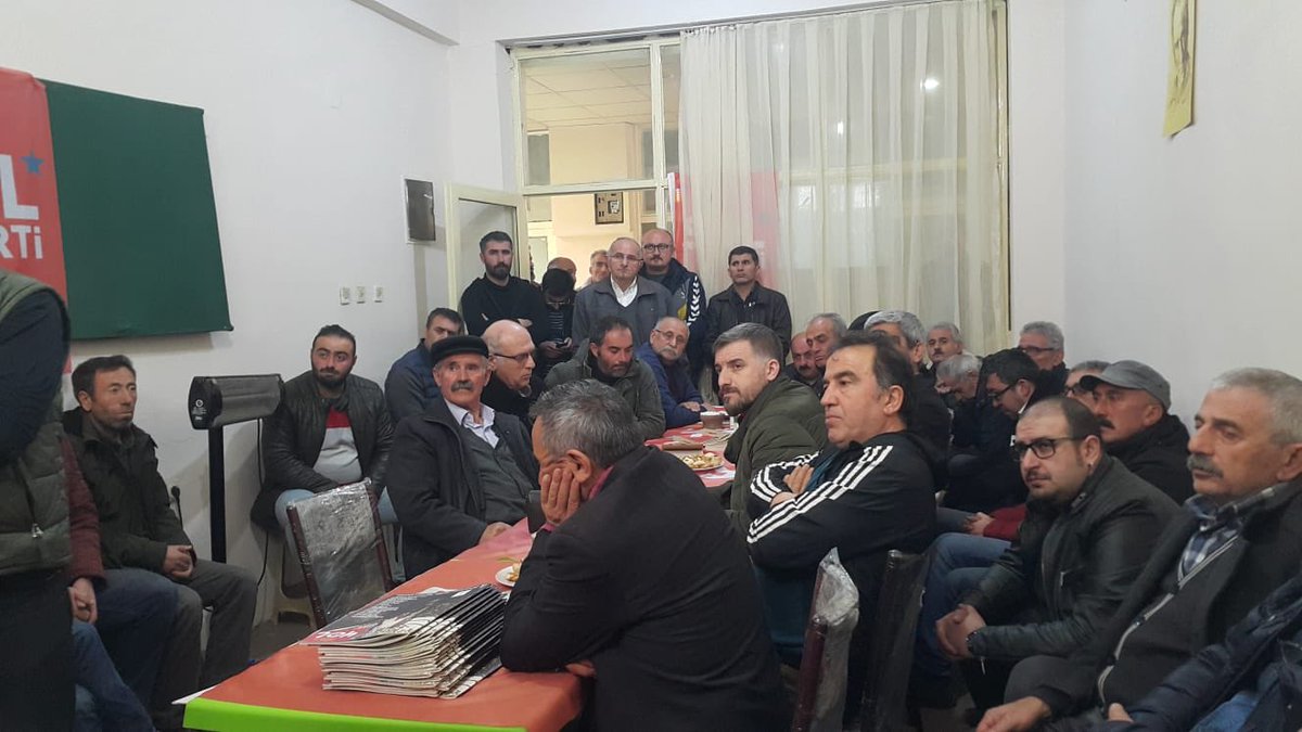 solartvin's tweet photo. Bugün Şavşat ilçemizde yeni yerimizin açılışının ardından @alper_tas ile birlikte ülkedeki gidişata ve Sol Parti’ye dair sohbetimizi gerçekleştirdik. Başka bir siyaset mümkün. Şimdi Sol Zamanı. https://t.co/gvMIAqnyPl