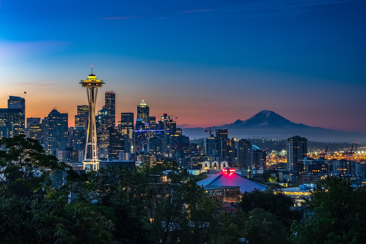 Travelmath's tweet photo. 5 Things to Do in #Seattle https://t.co/EaTI1Sk2gh https://t.co/IwSKFIIE3o