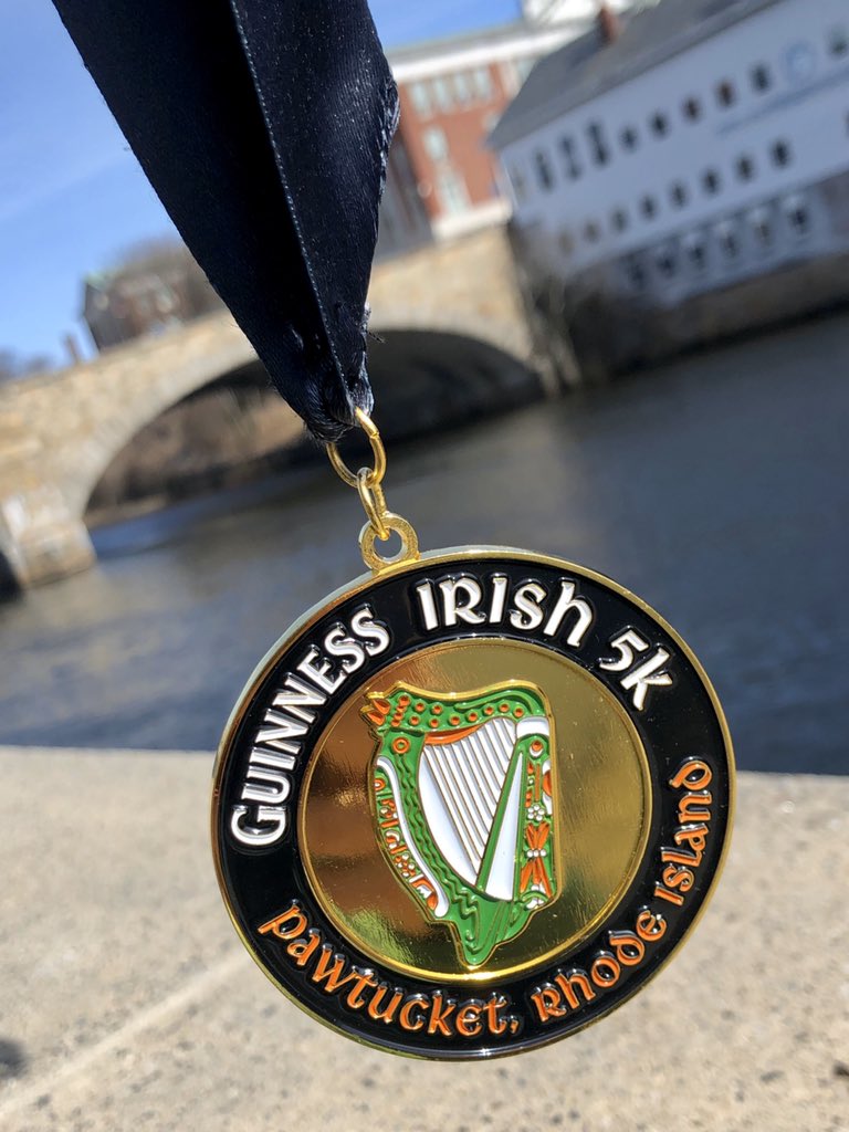 Emjay1028's tweet photo. Kicked off the 2020 #NewEngland race season this morning with the #Irish5k in #Pawtucket #RI #TourDePatrick #ViewFromMorningRun #KissMeImIrish 🍀🍀🍀🍀🍀 https://t.co/zf5Epft0j3