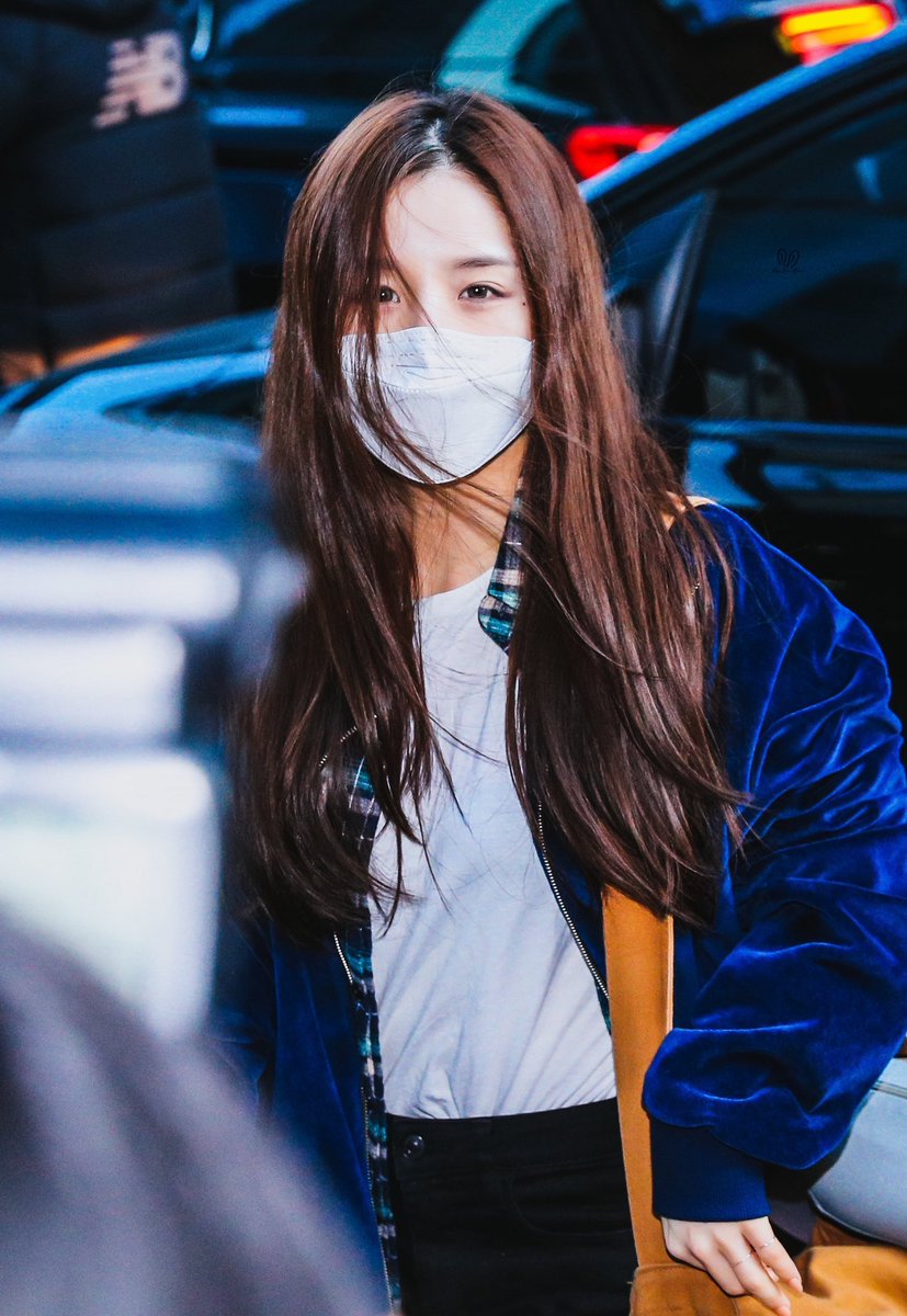 3/7/20heejin you are so beautiful. how do you do it