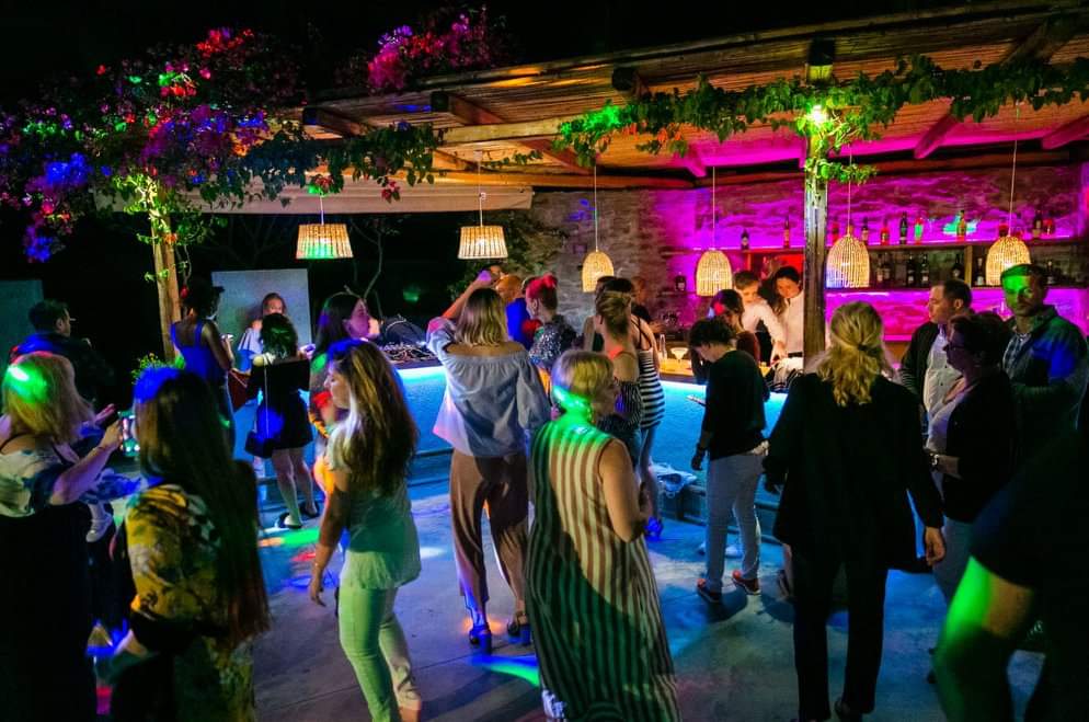 Live these summer parties 🕺