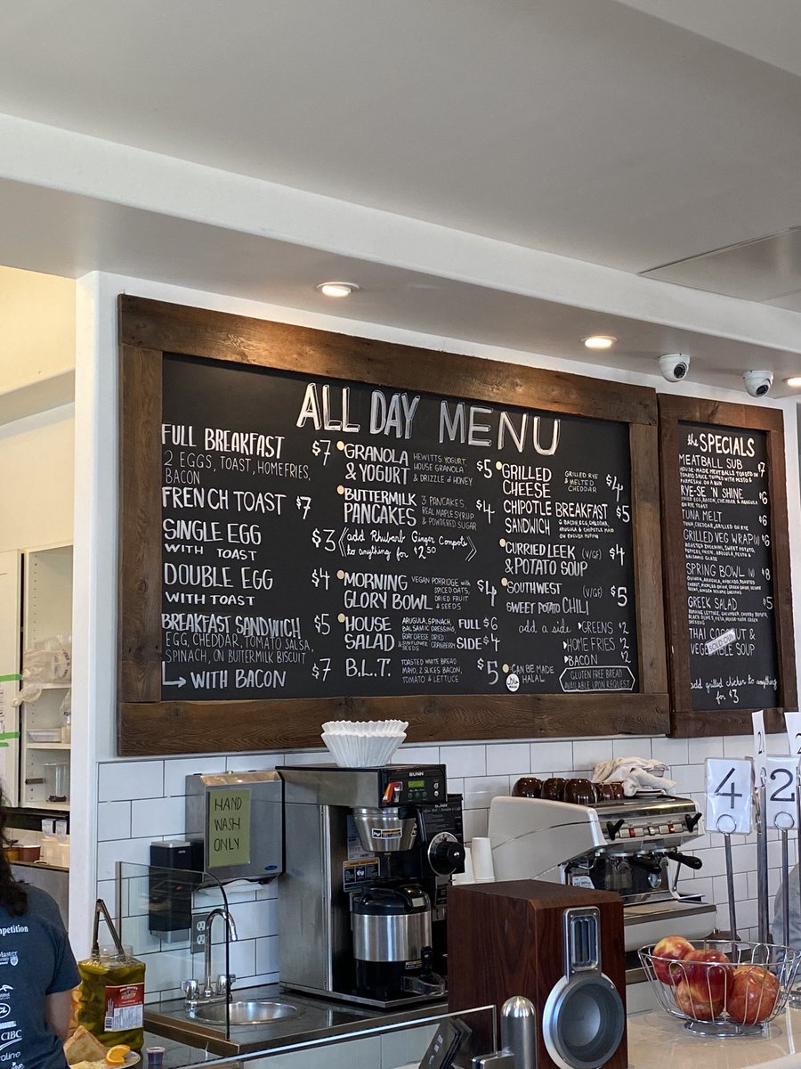 arkellsmusic's tweet photo. Your gentle but stern reminder to support @541Barton. Was in today and the food, service and vibe was as good as ever. #HamOnt https://t.co/7G6VdyJCDg