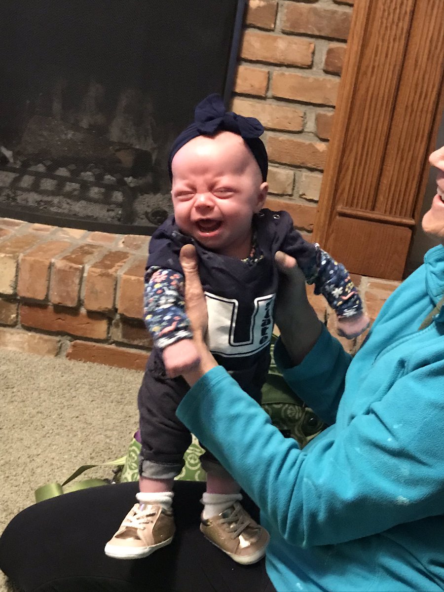 sarahrebecca227's tweet photo. cheering...and scaring the crap out of the young child. https://t.co/xeOJK4iVgF