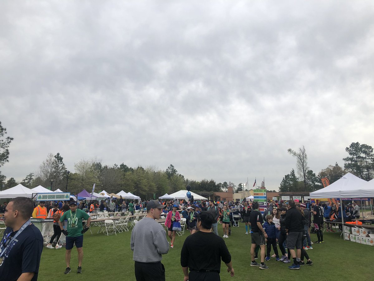 KO_HOSA's tweet photo. KO HOSA helping out at the Woodlands Marathon!! https://t.co/4e1CAmQ4U3