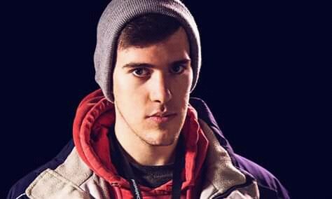 221Kodok's tweet image. dear, codfish beatbox
how if you meet Zhang Ze in competition?

#ZhangZeBeatbox
#CodfishBeatbox