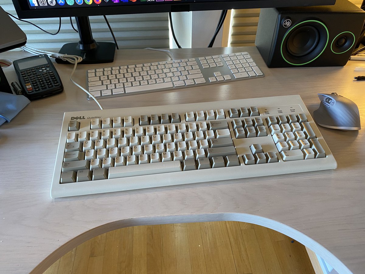 Marco Mascorro On Twitter I Got The New Dell Quiet Key Keyboard It S Actually Pretty Good It Came Out For Windows 95 And It Was Still In Its Original Packing Https T Co 9bkuot3oaz