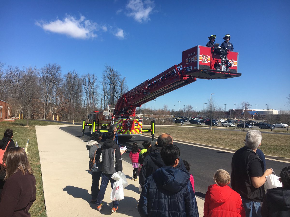 sworthle_KWC's tweet photo. Thank you Loudoun County Fire &amp; Rescue Tower 619 for being an integral member of our Sky High Egg Drop challenge. We appreciate you! ⁦@LCPSLiberty⁩ #EaglesSoar #STEMmerday https://t.co/0aW6G6zUSy