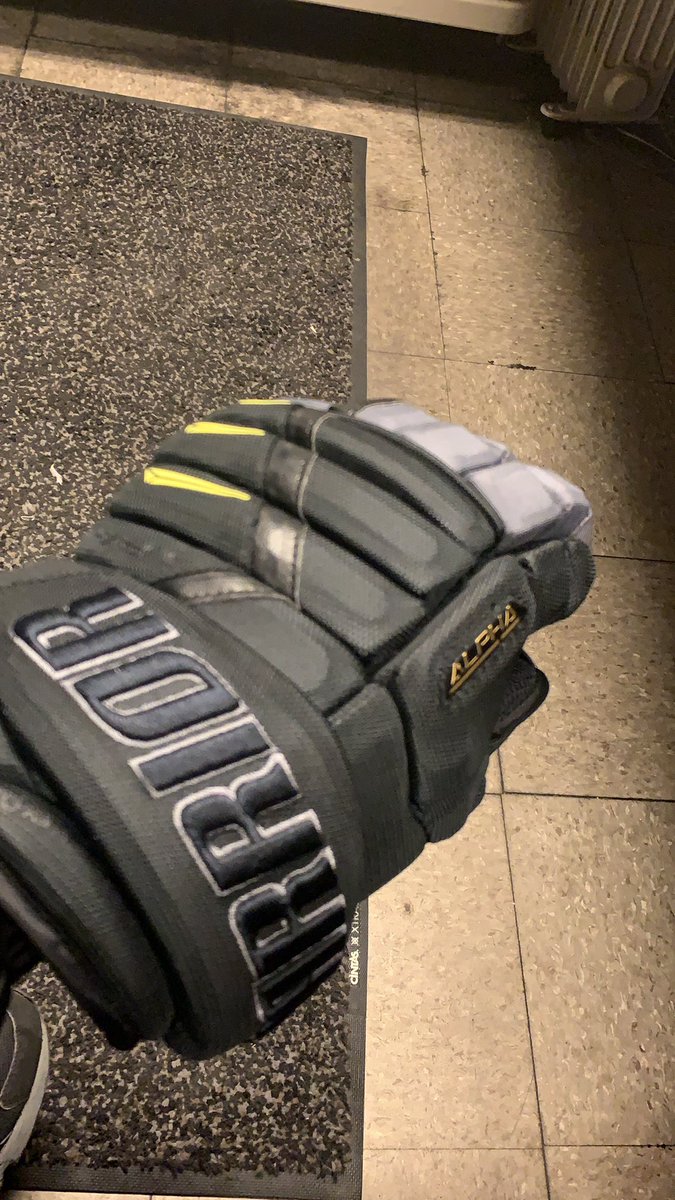 TheBoyWonder4's tweet photo. At work but my mind is on other things. #warriorvip https://t.co/viYILeE97g