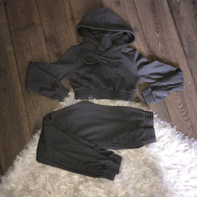 More items listed on my Poshmark💞Make sure to follow me✨ https://t.co/U1XYBMIQUX https://t.co/7OBP4l