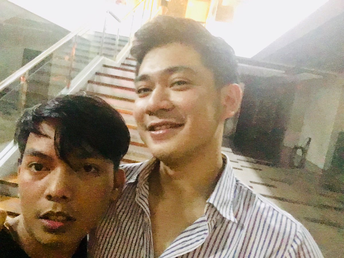 ramelats's tweet photo. Mah bois last night 😂🤗 #Batch2012 #Hearthrobs https://t.co/Gh0CHt2yxR