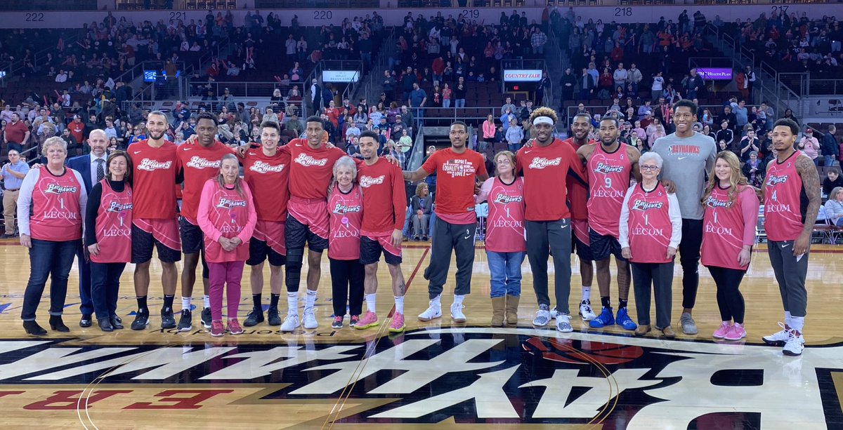 ErieBayHawks's tweet photo. Prior to tonight’s Slam Dunk Breast Cancer game 🏀, we gave special recognition to 10 local breast cancer fighters and survivors 🎀 #BeHere https://t.co/XxfGrWcLjj