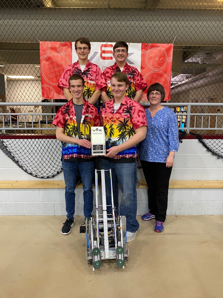 RipleyHSWV's tweet photo. Ladies and Gentlemen your WV Vex Robotics State Championship Team! They will be returning to the Vex World Championships in Louisville!! https://t.co/DFNzP2Xmhg