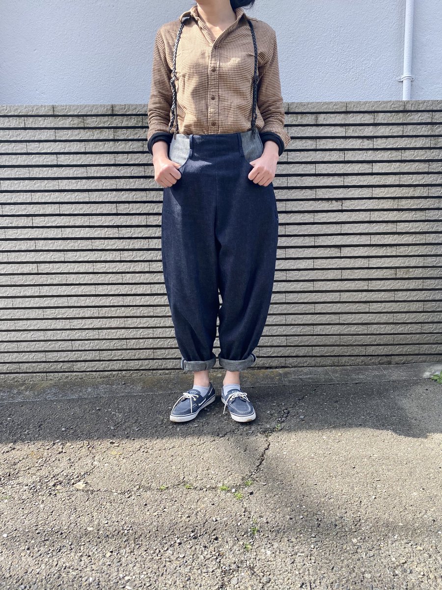 vivlib_work's tweet photo. 今日もあいにくの天気だし、お出かけはナシとなったので先日撮った、新作着用のボツ写真😅毎日新作パンツ、履いてます😊

https://t.co/7xNL1M3pMf
https://t.co/LdNaietSx2

#vivlib #ビブリブ #デニム #古着女子 #ファッション #creemaポイント5倍 #minneとものづくりと #新作おしえて https://t.co/0hsK32d1MK