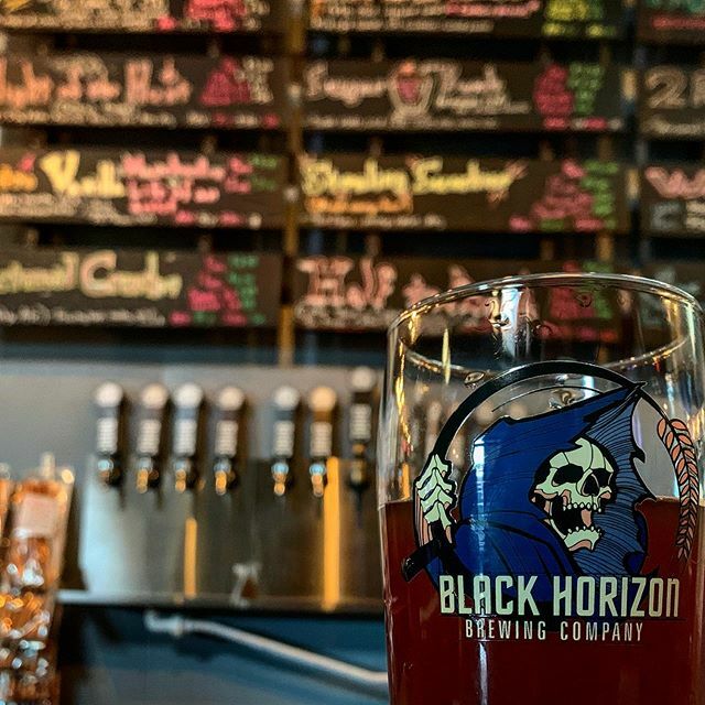 ChicagoBeerPass's tweet image. getting after it in the deep west burbs Night of the Hunt (Belgian Dubbel) @black_horizon_brewing in Willowbrook #chicagobeerpass #westburbs #belgianstyle #craftbeer #drunksaturdays #reaper #illinoisbeer ift.tt/2TNyKH2