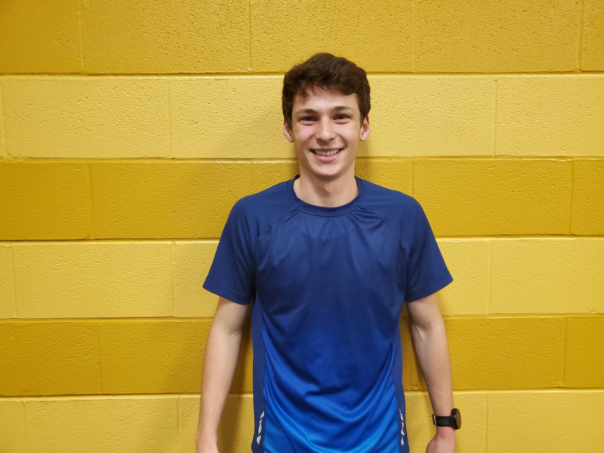 KenstonTrackCC's tweet photo. David Rosinski sets a new school indoor record in 4:26.48 narrowly beating Owen Norley's 4:26.49! https://t.co/z9KBIlU85h