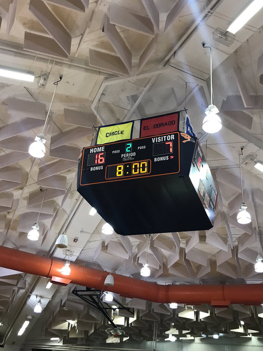 AugustaHSnews's tweet image. End of the first quarter and the Orioles are up 16-7. #BeatMulvane #OriolePride #SubState 🏀😤