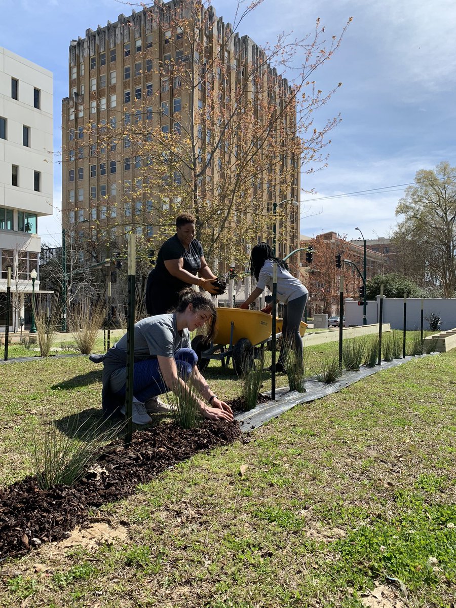 _fertileground_'s tweet photo. Thanks to everyone that volunteered today, as they say many hands make light work! #GroundNotations installation will debut at Smith Park on April 10! Register on our website for the #FertileGroundExpo #publicart #jxnms https://t.co/uJoSCjlATE