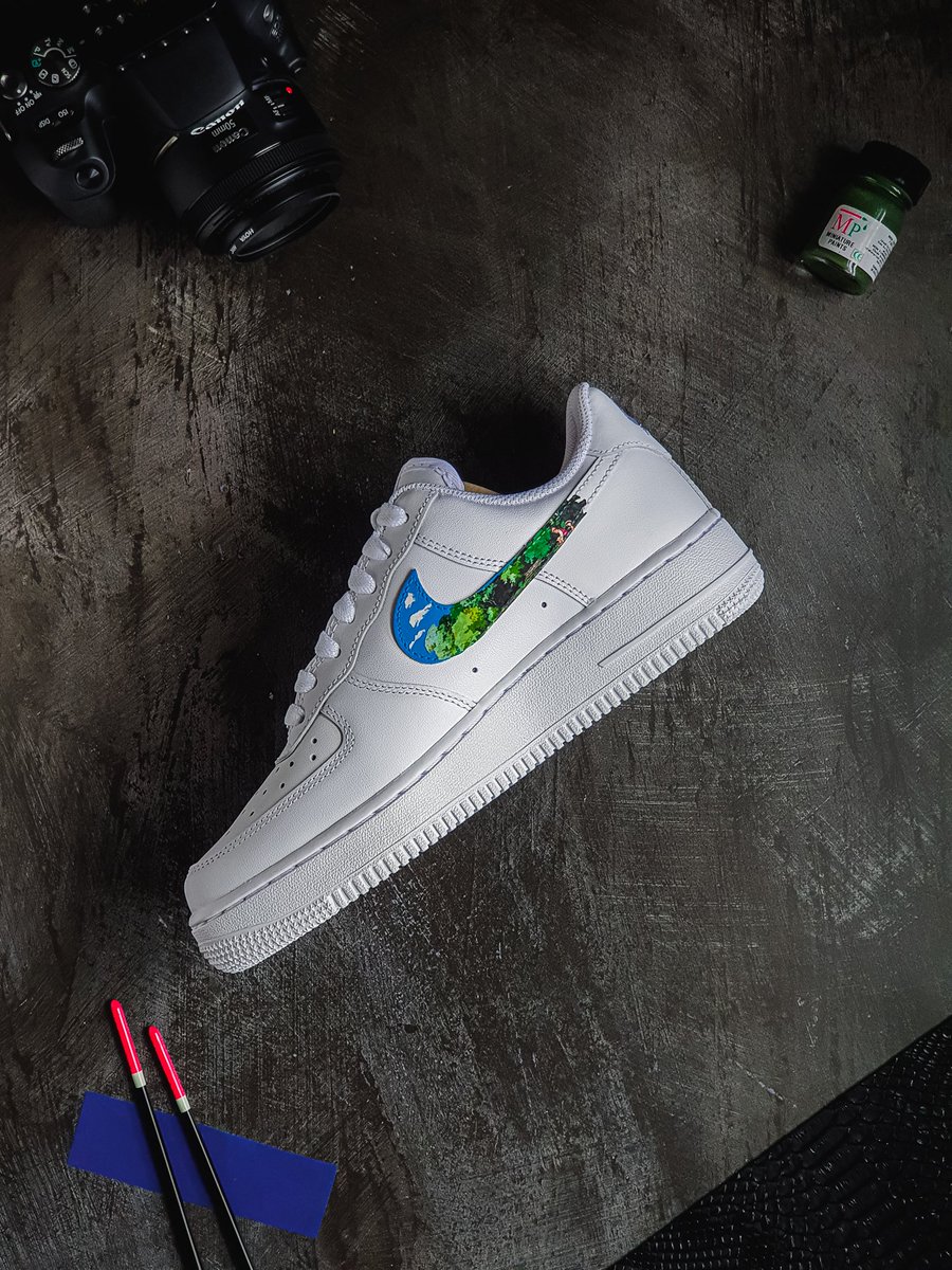 ToddOwenMpeli's tweet photo. 🐉🌾 Progress pictures Part 2. 💐🌺
⠀
#featuredfootwear #customsneakers #customtrainers #customkicks #angelusdirect #angelusdirectpaint https://t.co/xSnYwbVje0